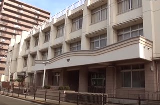 「大阪市立鷹合小学校」は徒歩約６分と近いので安心！