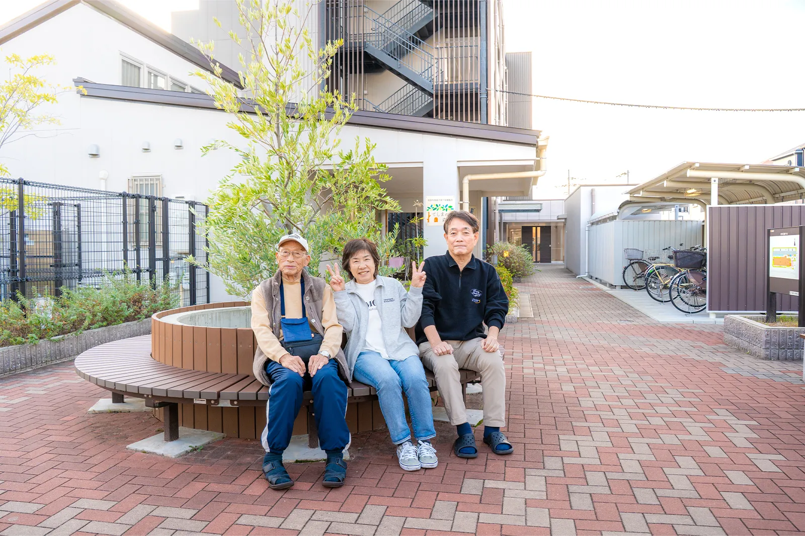 ヤングタウン入居者向け会報誌「ニューズヤングタウン」を見ながら思い出を振り返る