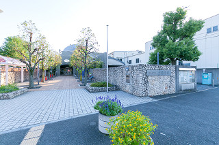 東大阪市立花園図書館