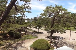 徒歩約５分にある広大な「浜寺公園」には、様々な施設が充実