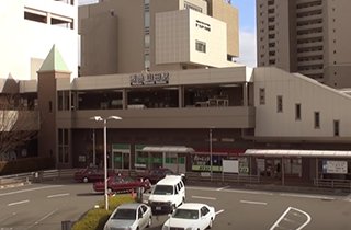 阪急千里線「山田」駅、「南千里」駅から徒歩圏内です