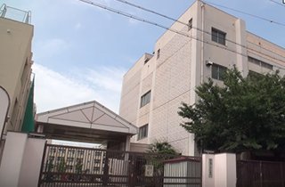 最寄り小学校の「山之内小学校」は徒歩約６分