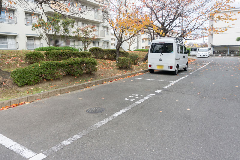 金岡東F団地:駐車場