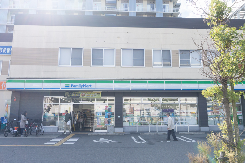 ファミリーマート 堺新金岡店