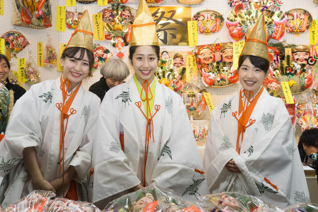 片埜神社(かたのじんじゃ)枚方えびす祭の福娘の皆さん