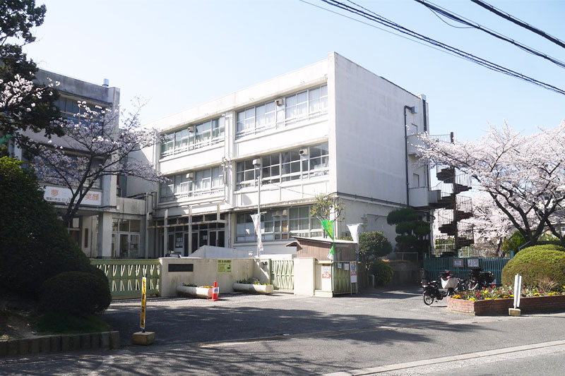 三井小学校