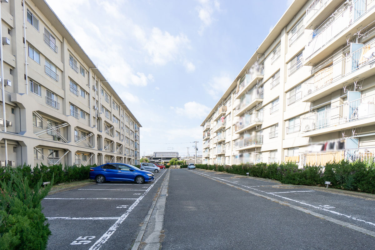 加守団地:駐車場