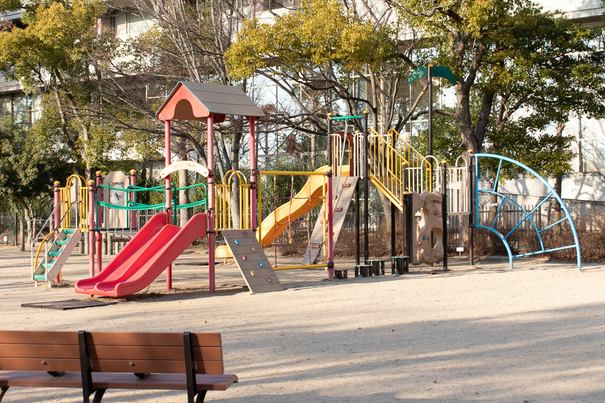 岸和田市立まなび中央公園:遊具