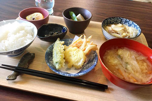 やまわけキッチン