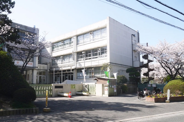 三井小学校