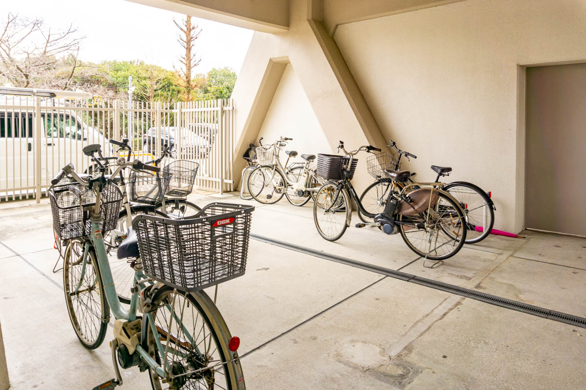 槇塚台団地:屋内型の自転車置場