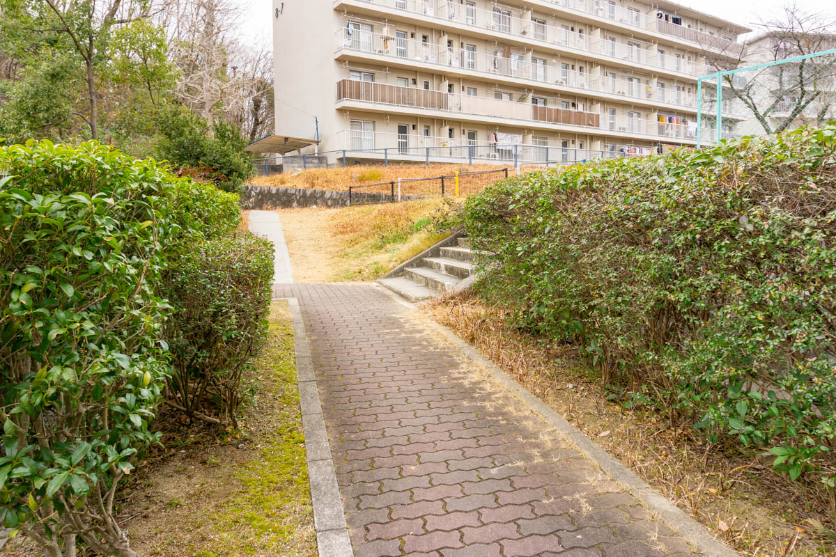 茶山台B団地:遊歩道