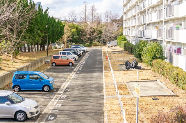 原山台B団地:屋外駐車場