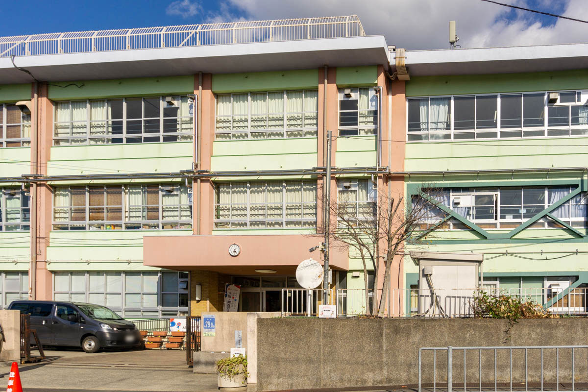 貝塚市立中央小学校