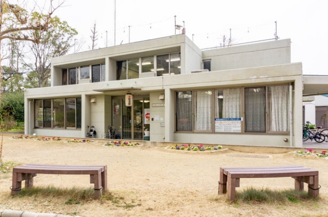 赤坂台センター内の広場