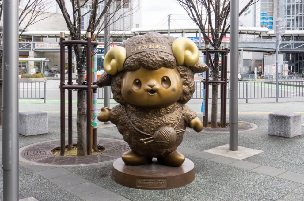 泉大津市マスコットキャラクター「おづみん」の像
