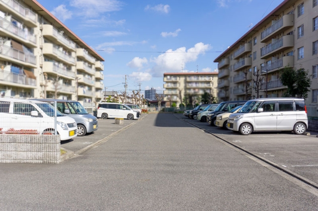 さつき団地:屋外駐車場