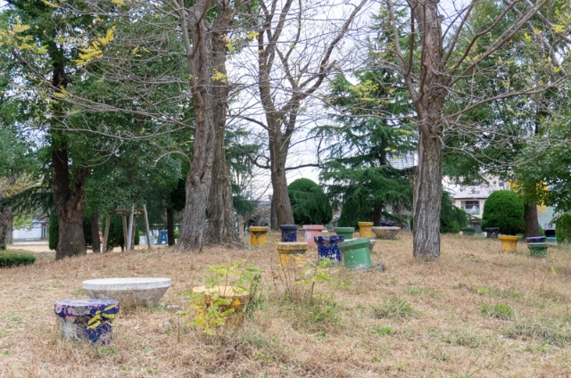 穴師公園:飛び石のように配置された遊具