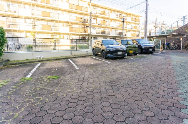香里三井K団地:屋外駐車場