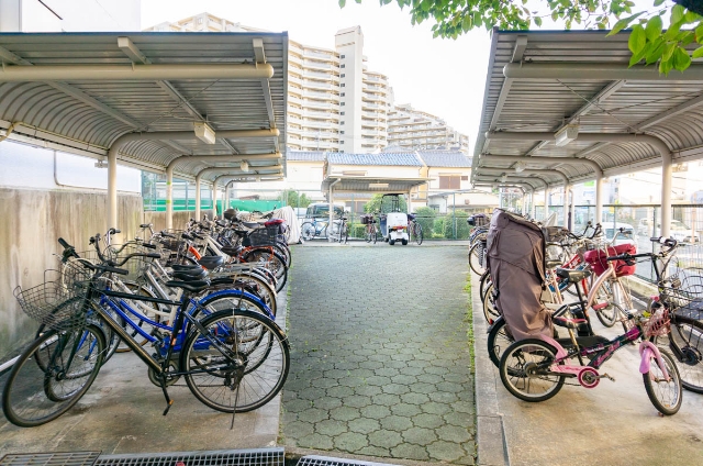 香里三井K団地:屋根付きの駐輪場