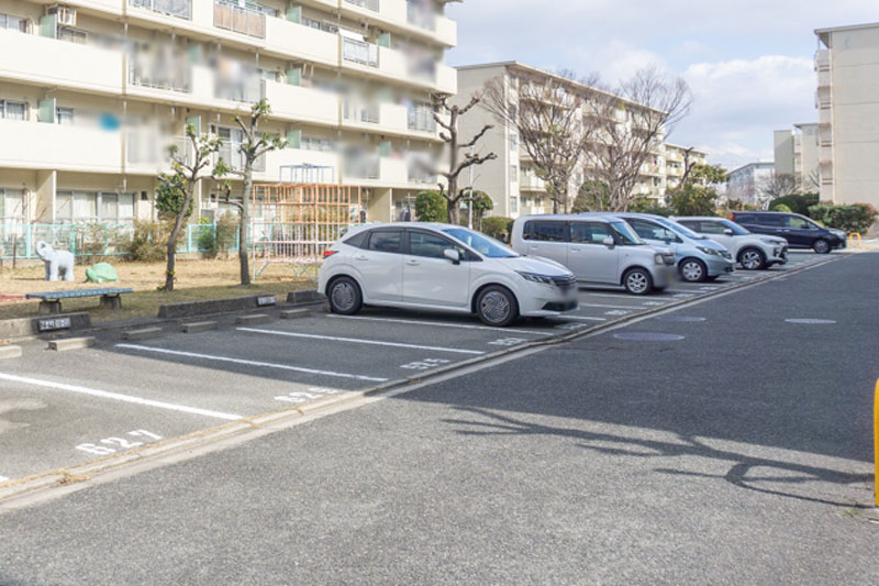 ペア浅香山団地：駐車場