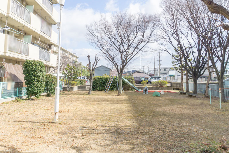 ペア浅香山団地：広場