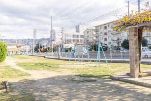 アリオ八尾 敷地内公園