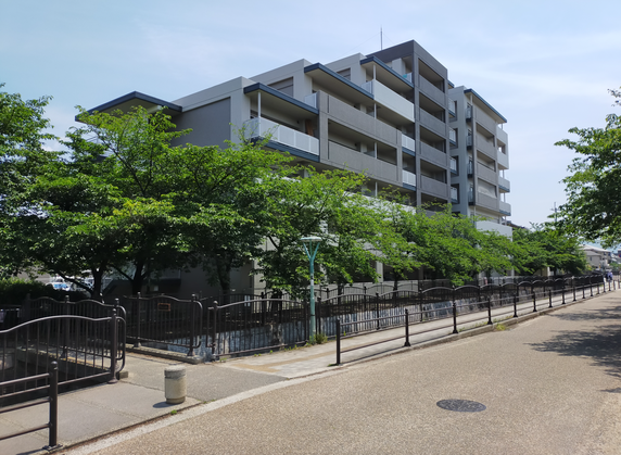 衣摺団地