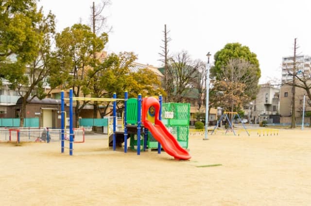 「万代池公園」遊具