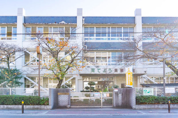 寝屋川市立第一中学校