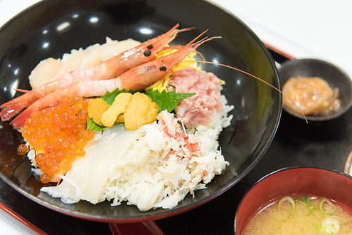 京阪百貨店 守口店 北海道物産店 新鮮な海鮮丼