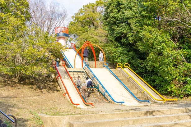 二ノ切池公園敷地内の遊具