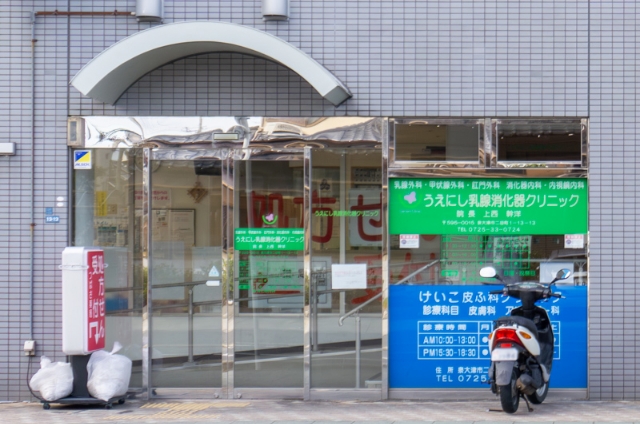 あすと松之浜1階 けいこ皮ふ科クリニック入り口